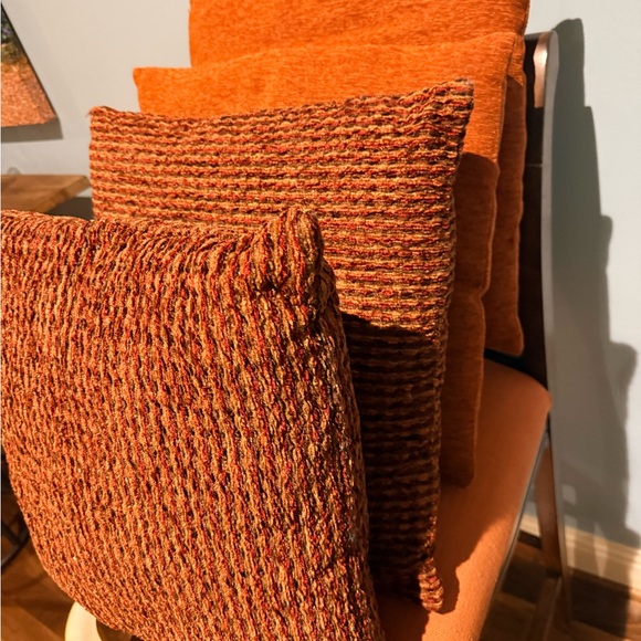 4 Beautiful Fall plush throw pillows. Rust/Orange colors. Great condition. - Picture 10 of 12
